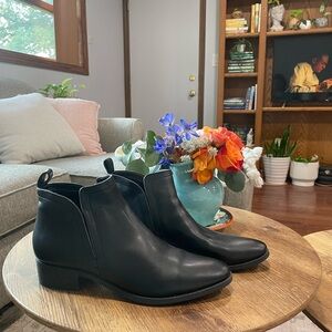 Dolce Vida Black Chelsea Boots